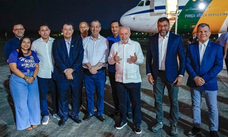 Omar e Braga ‘cortam’ Wilson de foto com Lula