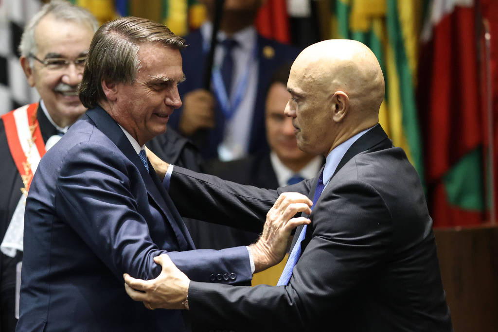 Bolsonaro desafia Alexandre de Moraes para debate ao vivo em canal aberto