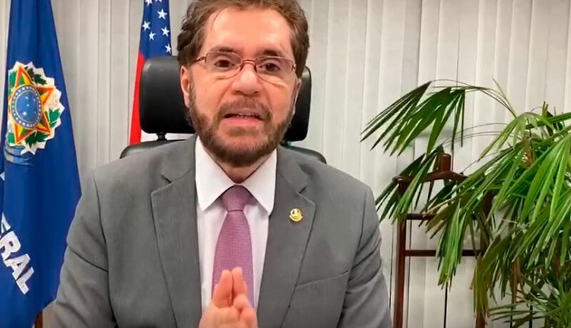 Plínio Valério pede desculpas