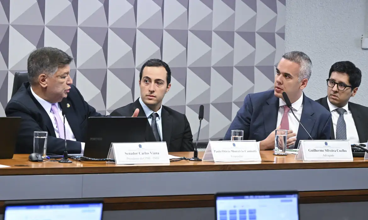 Empresário se mantém em silêncio em depoimento à CPMI do INSS