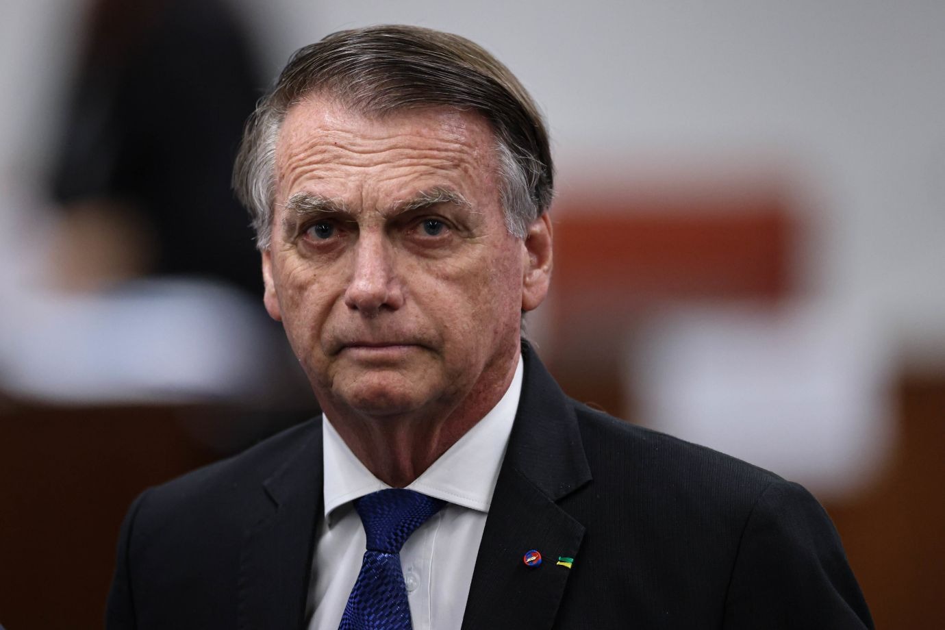 Bolsonaro é internado em UTI com broncopneumonia