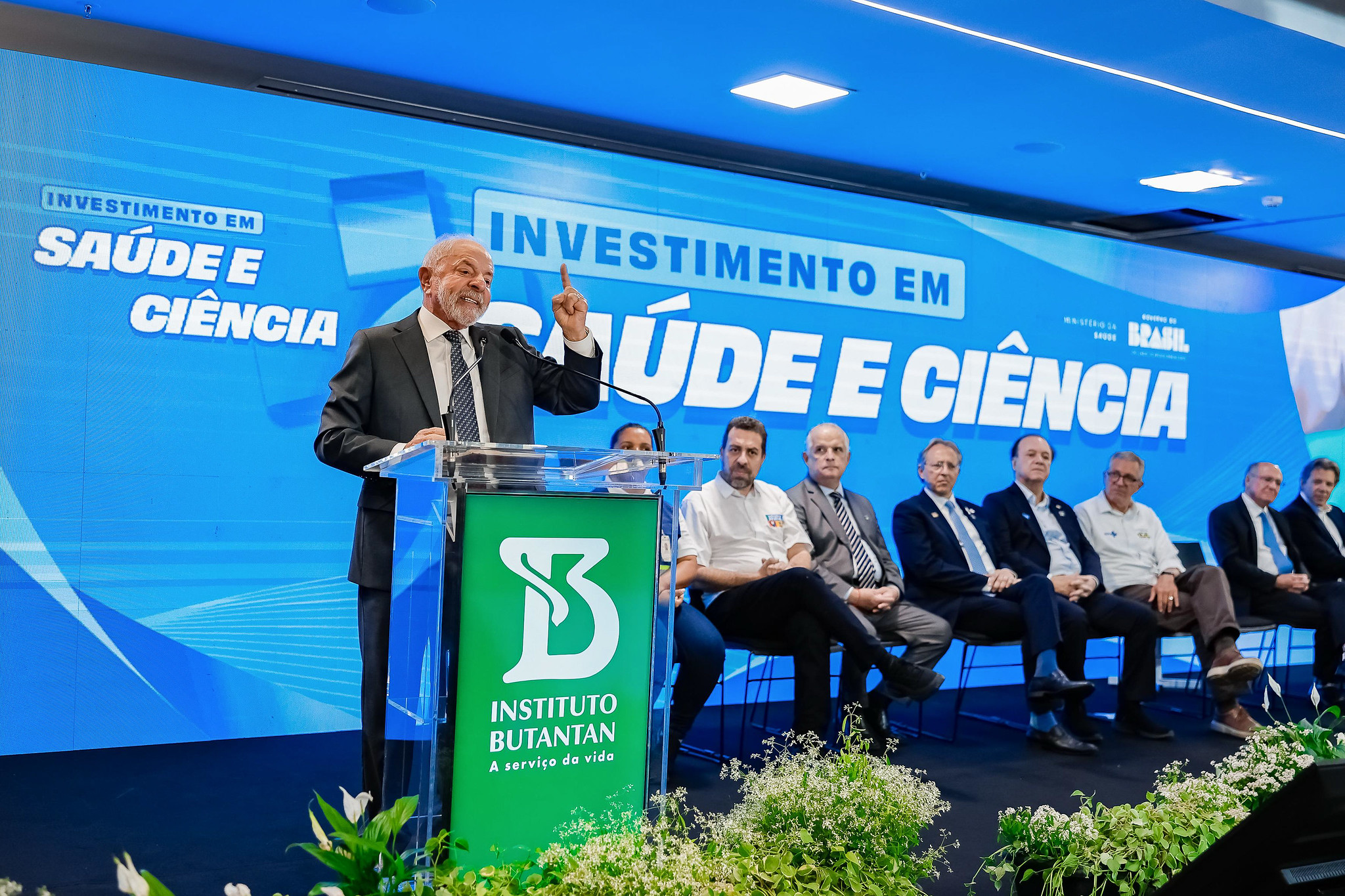 Lula ironiza Trump e diz que não quer confronto com presidente dos EUA: ‘Vai que eu ganho?’