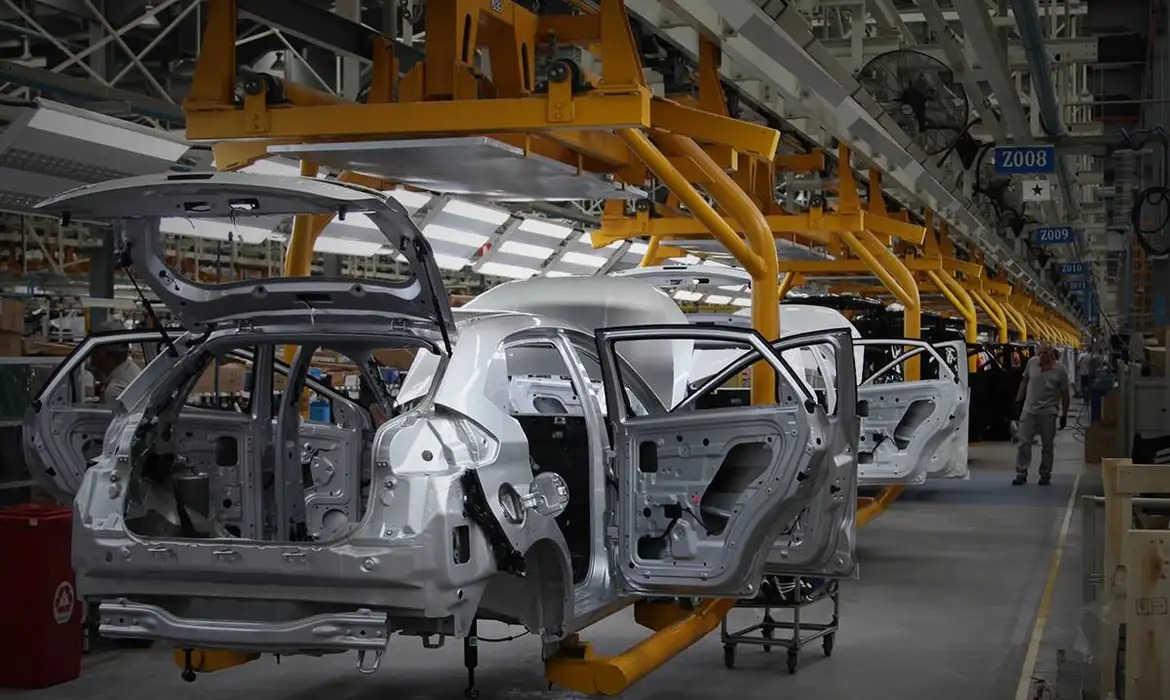 Venda de carros novos em 2026 atinge maior patamar desde 2013