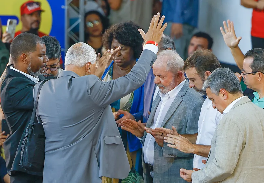 PT usa versículos e faz campanha para Lula em Carta aos Evangélicos